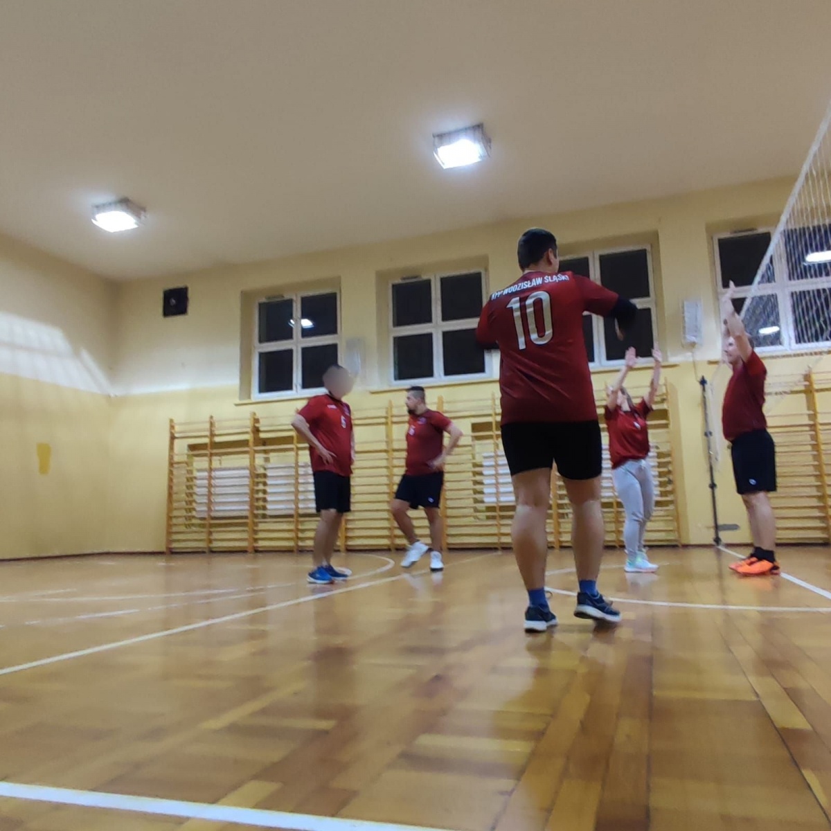 Zdjęcie w galerii na portalu naszwodzislaw.com: To był mecz z przesłaniem – przeciw CYBERprzeMOCY [FOTO] wiadomości z regionu