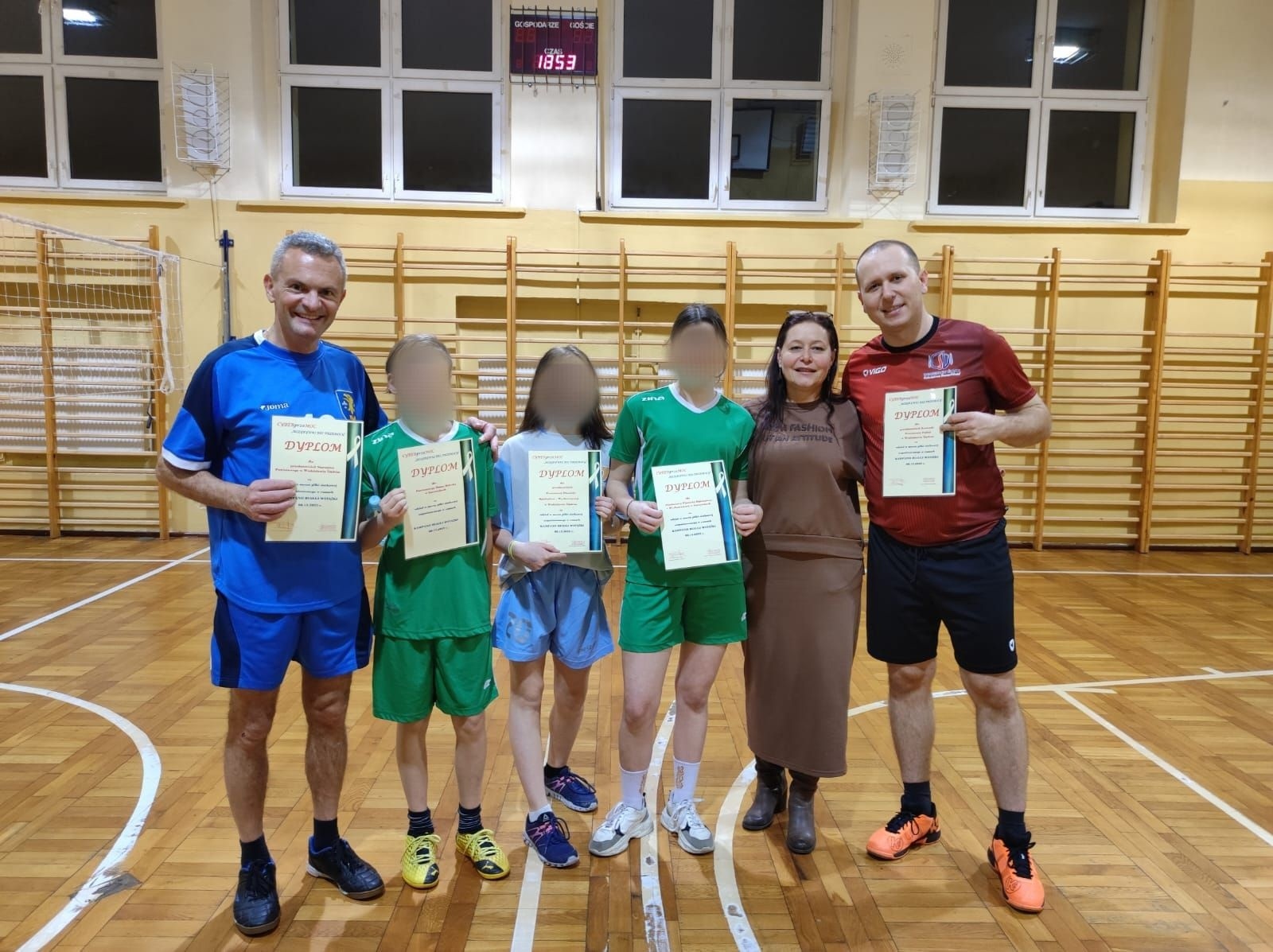 Zdjęcie w galerii na portalu naszwodzislaw.com: To był mecz z przesłaniem – przeciw CYBERprzeMOCY [FOTO] wiadomości z regionu