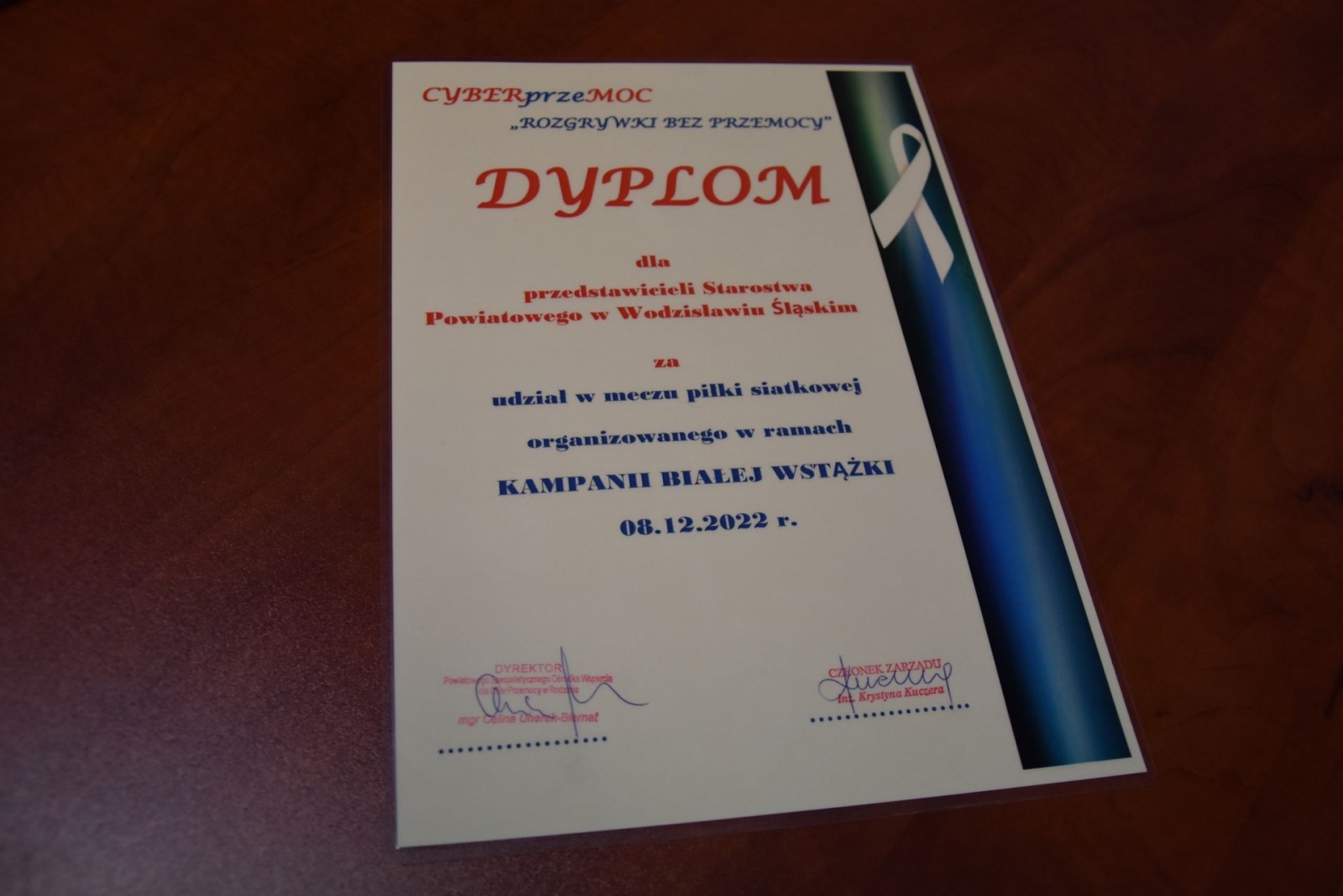 Zdjęcie w galerii na portalu naszwodzislaw.com: To był mecz z przesłaniem – przeciw CYBERprzeMOCY [FOTO] wiadomości z regionu