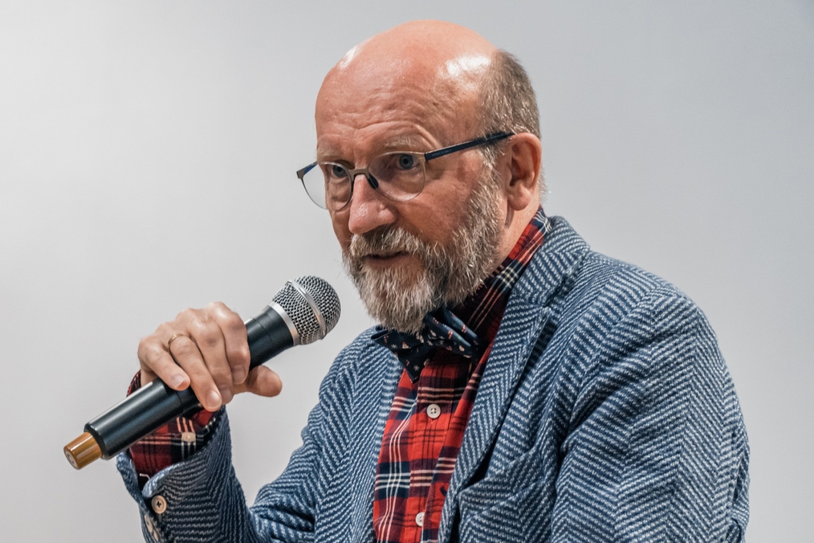 Zdjęcie w galerii na portalu naszwodzislaw.com: Artur Barciś w Gminie Godów. Odwiedził młodych aktorów, spotkał się z mieszkańcami [FOTO] wiadomości z regionu