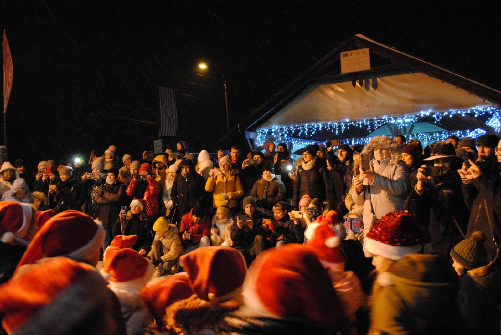 Zdjęcie w galerii na portalu naszwodzislaw.com: Jarmark Bożonarodzeniowy w Gołkowicach w zimowej scenerii [FOTO] wiadomości z regionu