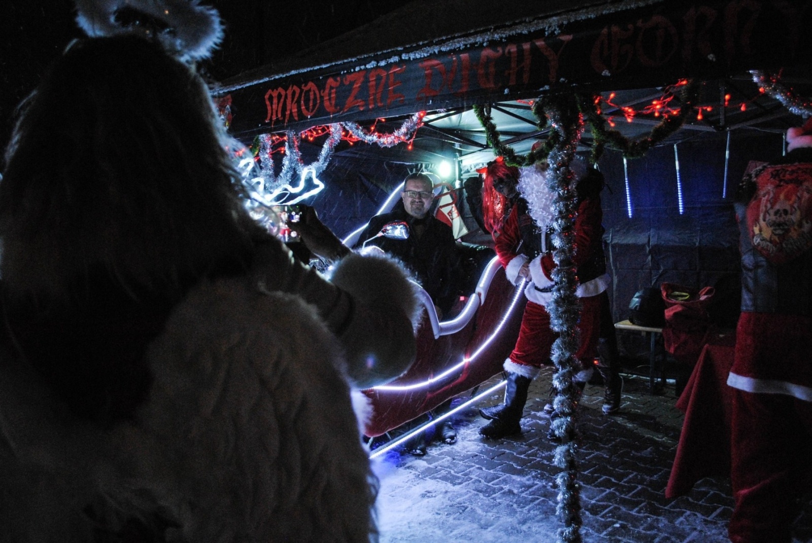 Zdjęcie w galerii na portalu naszwodzislaw.com: Jarmark Bożonarodzeniowy w Gołkowicach w zimowej scenerii [FOTO] wiadomości z regionu