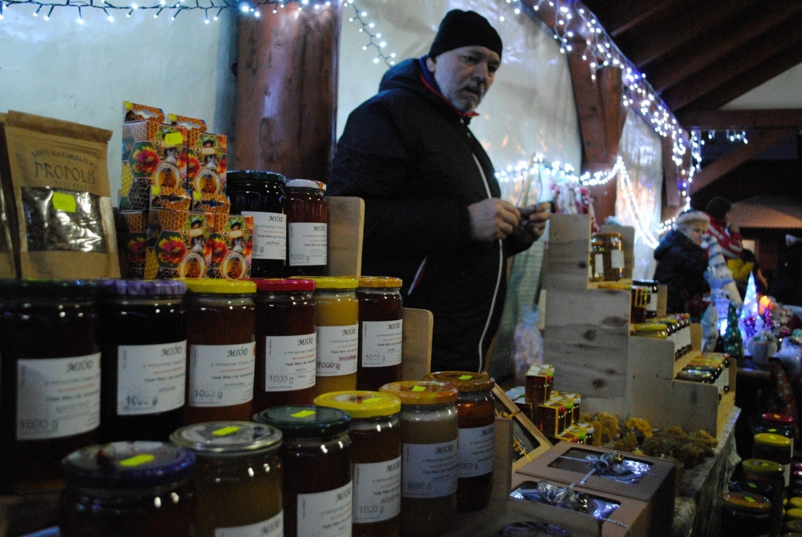 Zdjęcie w galerii na portalu naszwodzislaw.com: Jarmark Bożonarodzeniowy w Gołkowicach w zimowej scenerii [FOTO] wiadomości z regionu