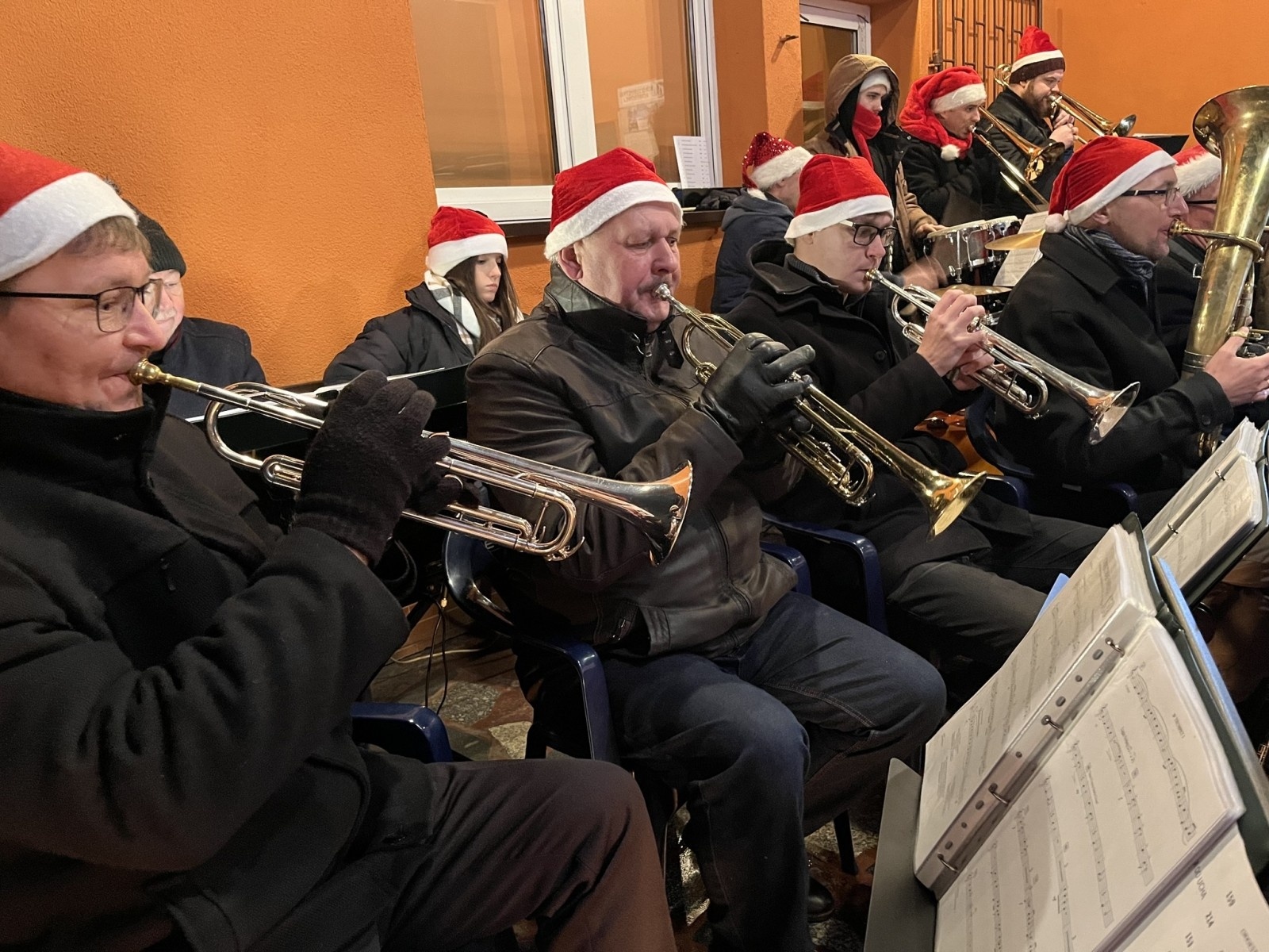 Zdjęcie w galerii na portalu naszwodzislaw.com: Jarmark Bożonarodzeniowy w Gołkowicach w zimowej scenerii [FOTO] wiadomości z regionu