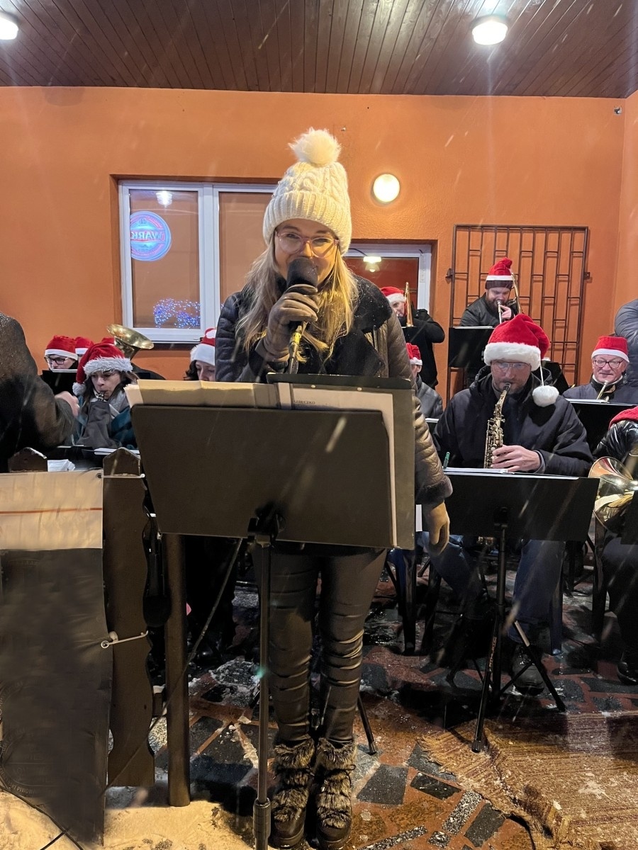 Zdjęcie w galerii na portalu naszwodzislaw.com: Jarmark Bożonarodzeniowy w Gołkowicach w zimowej scenerii [FOTO] wiadomości z regionu