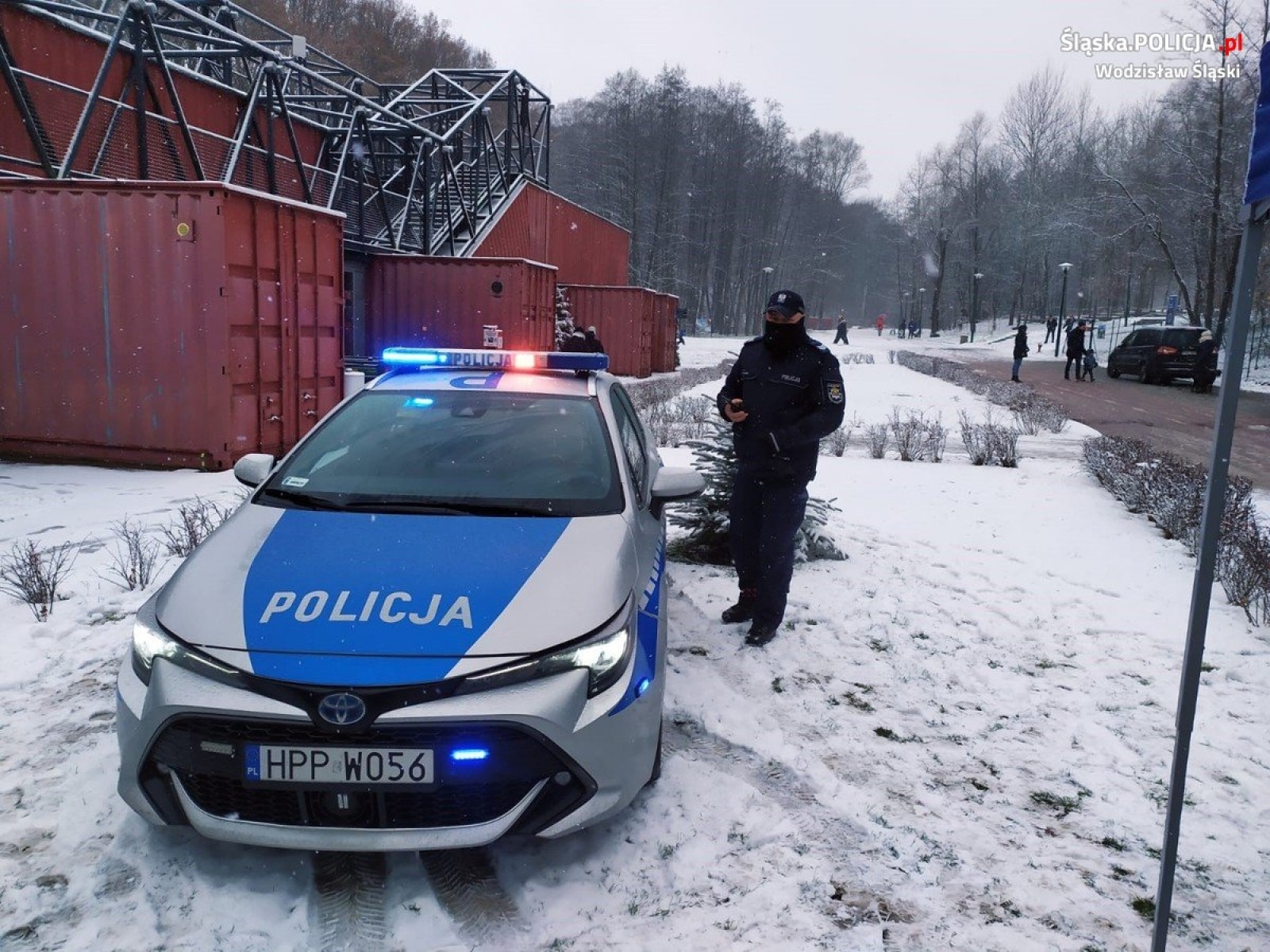 Zdjęcie w galerii na portalu naszwodzislaw.com: Kampania białej wstążki wiadomości z regionu