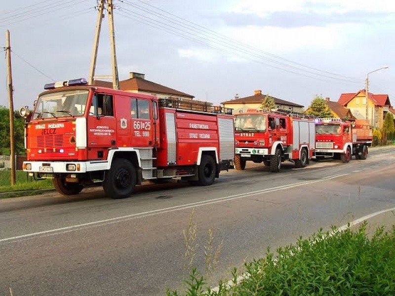 Zdjęcie w galerii na portalu naszwodzislaw.com: Wielka plama oleju na Pszowskiej wiadomości z regionu