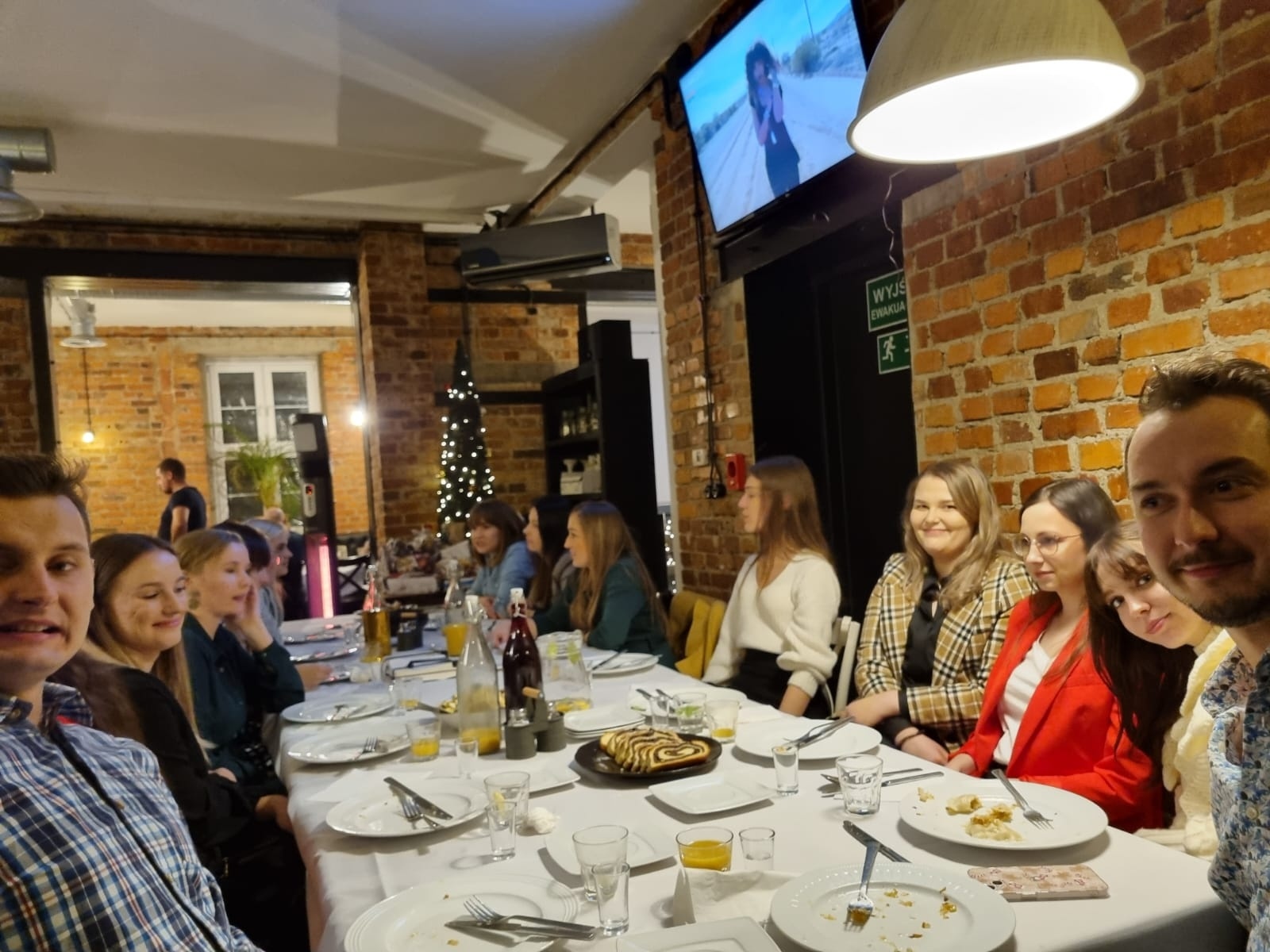 Zdjęcie w galerii na portalu naszwodzislaw.com: Spotkanie wigilijne w Dentice24 wiadomości z regionu