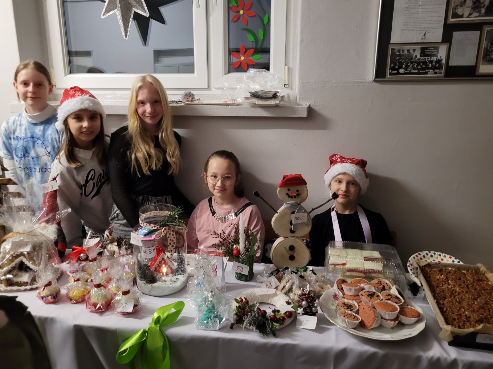 Zdjęcie w galerii na portalu naszwodzislaw.com: Kiermasz bożonarodzeniowy w ZS1 wiadomości z regionu