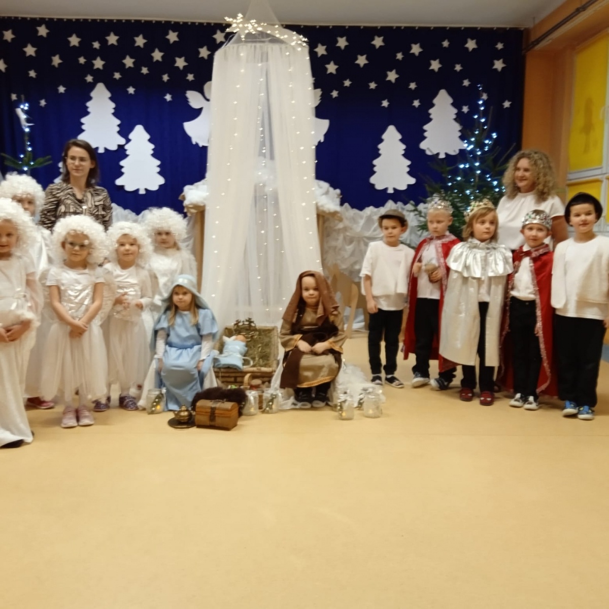 Zdjęcie w galerii na portalu naszwodzislaw.com: Jasełka w wodzisławskiej Osiemnastce wiadomości z regionu