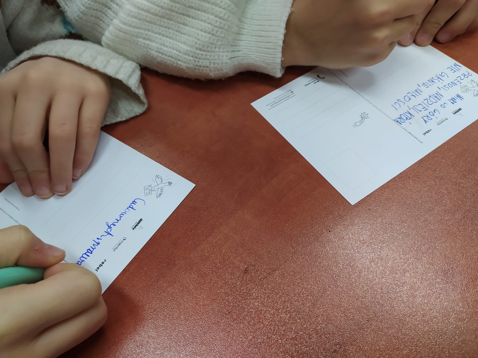 Zdjęcie w galerii na portalu naszwodzislaw.com: Idą Święta, nie o SMS-ie, lecz o kartce pamiętaj wiadomości z regionu