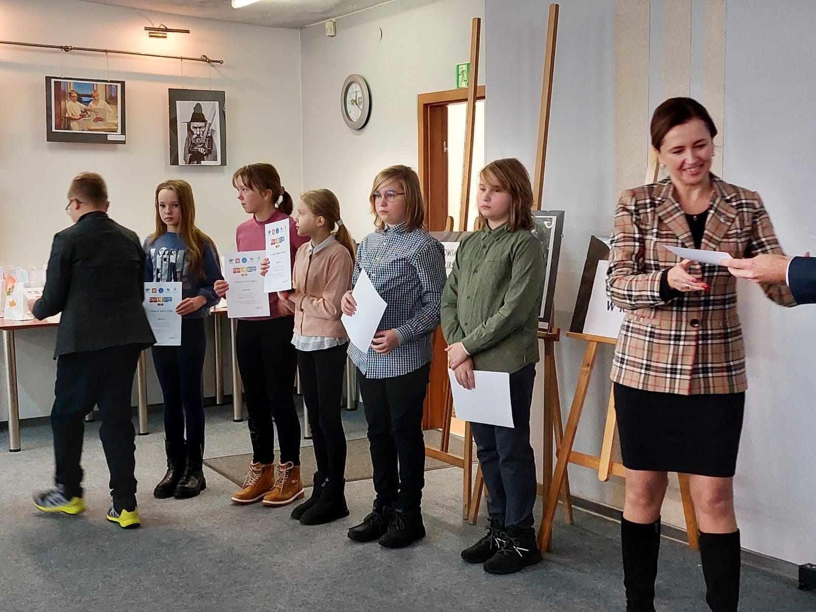 Zdjęcie w galerii na portalu naszwodzislaw.com: Julia i Marek najlepiej ubrali się w książkę wiadomości z regionu