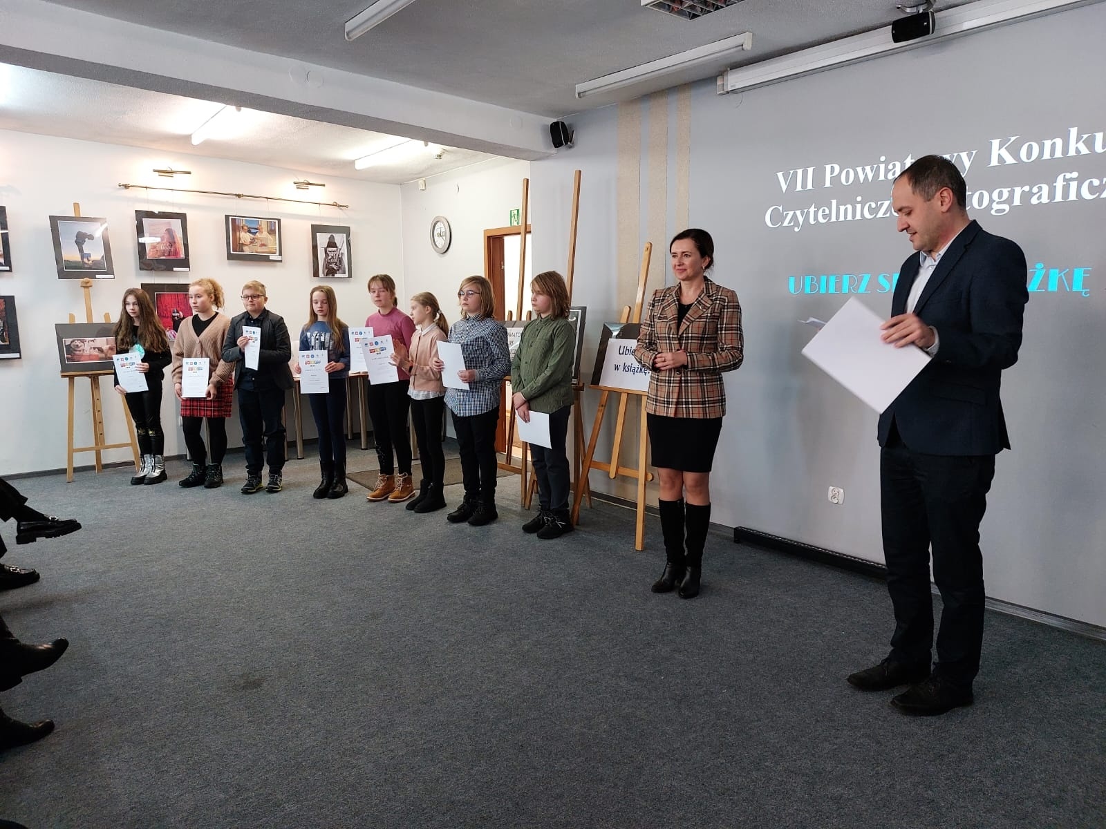 Zdjęcie w galerii na portalu naszwodzislaw.com: Julia i Marek najlepiej ubrali się w książkę wiadomości z regionu