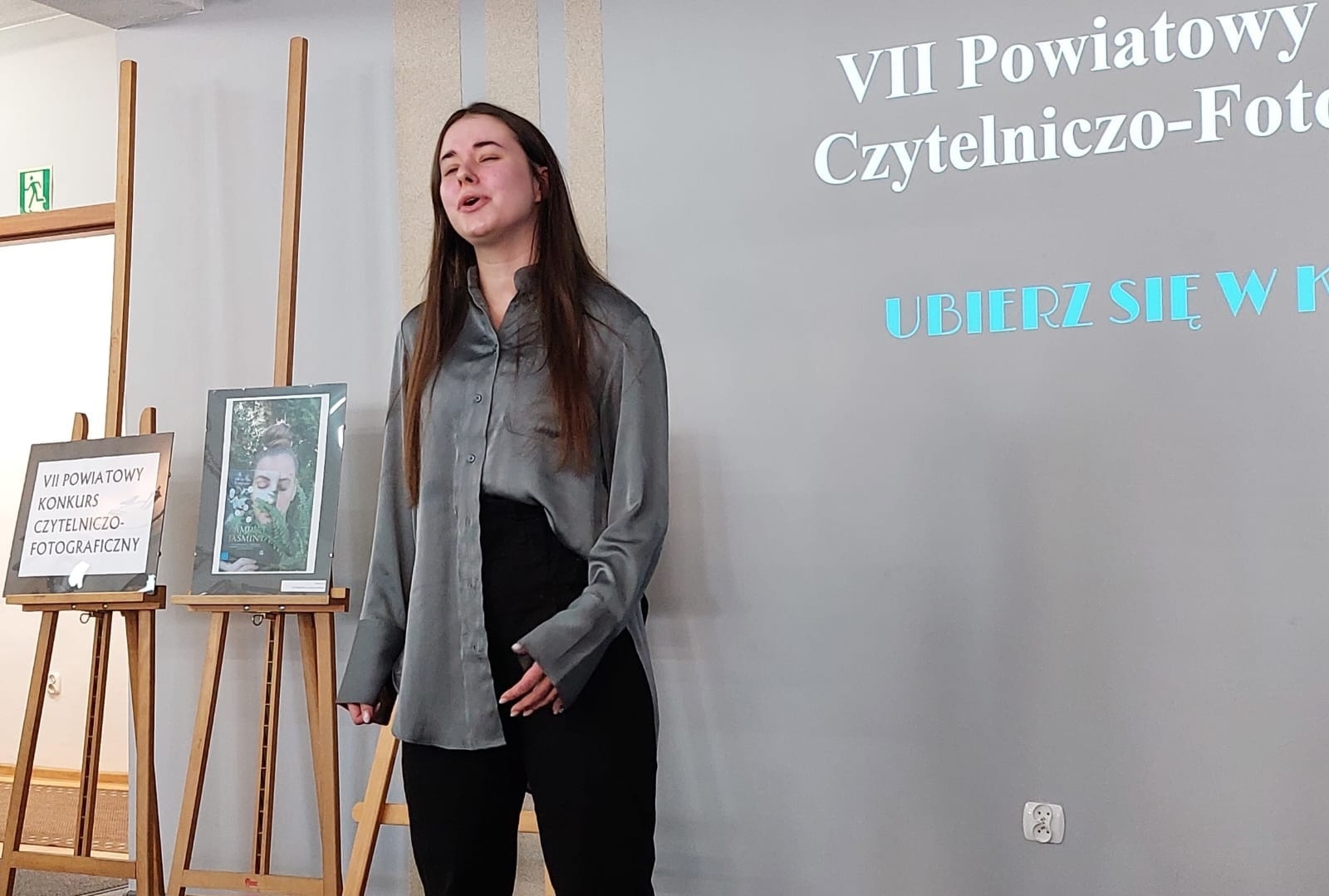 Zdjęcie w galerii na portalu naszwodzislaw.com: Julia i Marek najlepiej ubrali się w książkę wiadomości z regionu