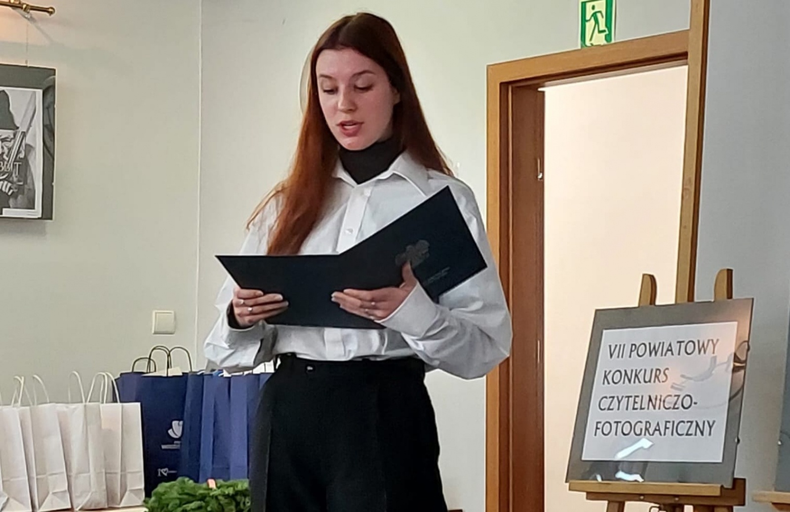 Zdjęcie w galerii na portalu naszwodzislaw.com: Julia i Marek najlepiej ubrali się w książkę wiadomości z regionu