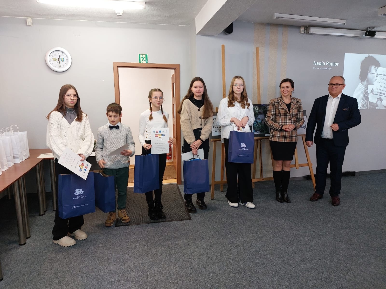 Zdjęcie w galerii na portalu naszwodzislaw.com: Julia i Marek najlepiej ubrali się w książkę wiadomości z regionu