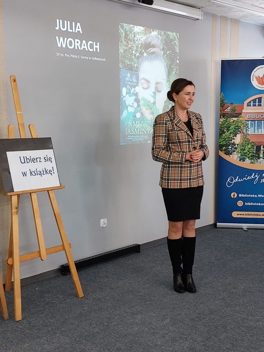 Zdjęcie w galerii na portalu naszwodzislaw.com: Julia i Marek najlepiej ubrali się w książkę wiadomości z regionu