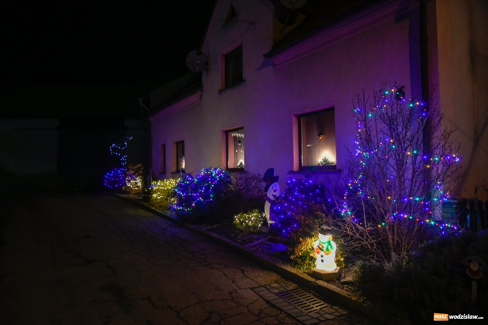 Zdjęcie w galerii na portalu naszwodzislaw.com: Świąteczna bajkowa Nowa Wioska [FOTO i WIDEO] wiadomości z regionu