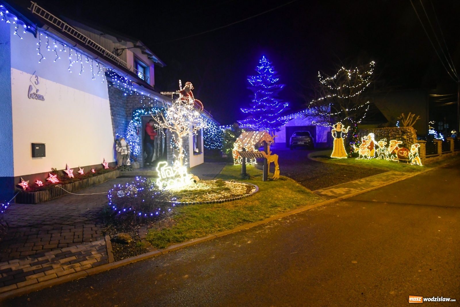 Zdjęcie w galerii na portalu naszwodzislaw.com: Świąteczna bajkowa Nowa Wioska [FOTO i WIDEO] wiadomości z regionu