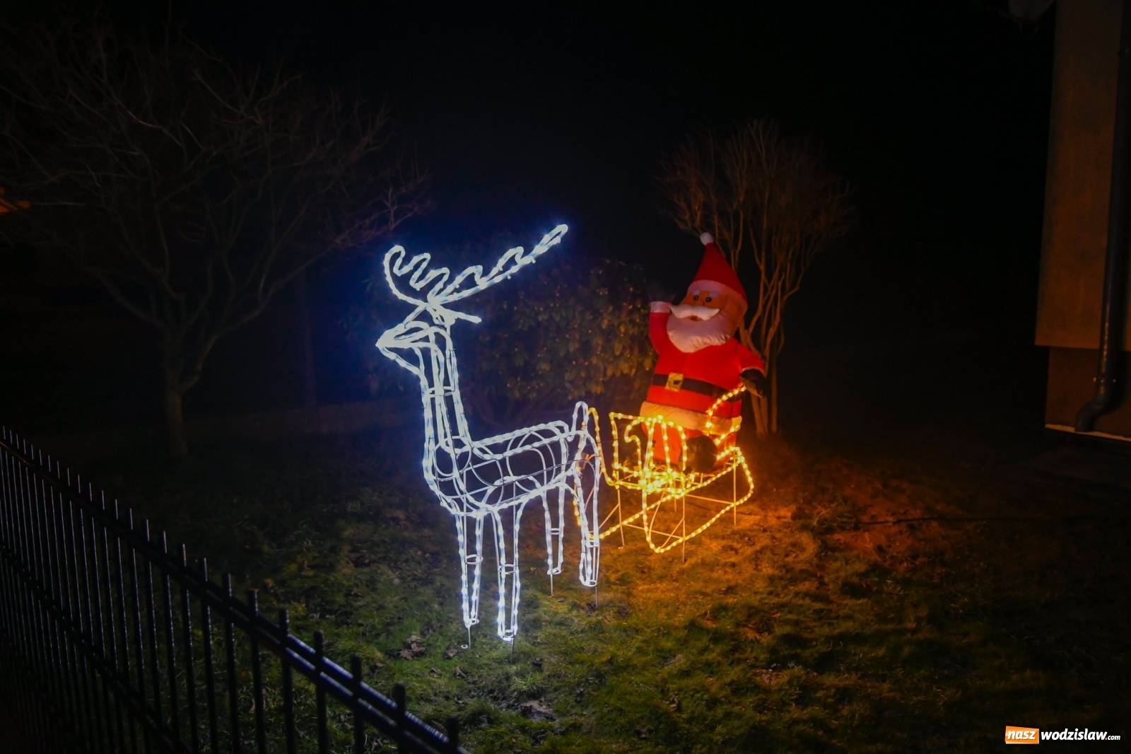 Zdjęcie w galerii na portalu naszwodzislaw.com: Świąteczna bajkowa Nowa Wioska [FOTO i WIDEO] wiadomości z regionu