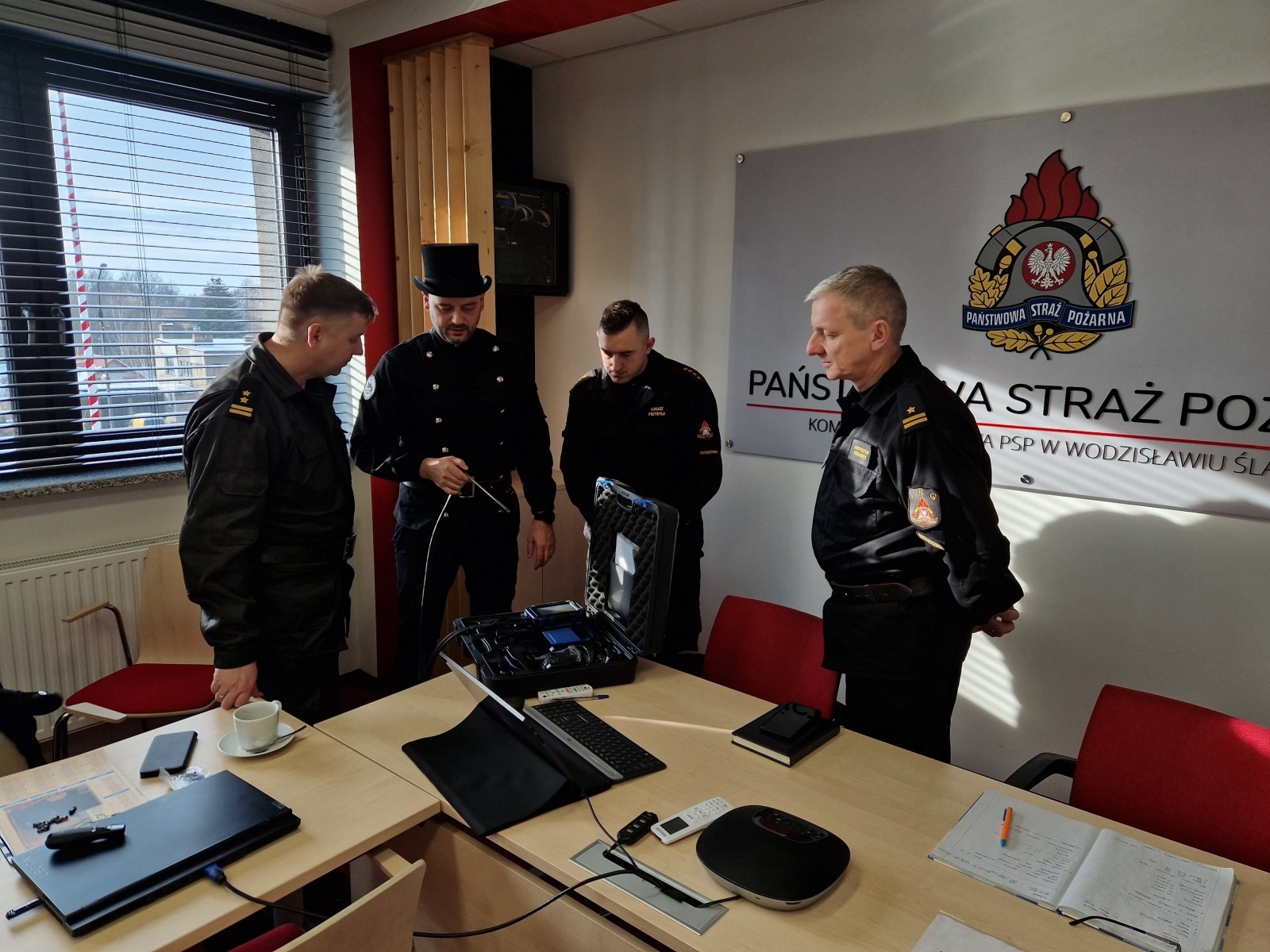 Zdjęcie w galerii na portalu naszwodzislaw.com: Spotkanie strażaków z mistrzem kominiarskim wiadomości z regionu