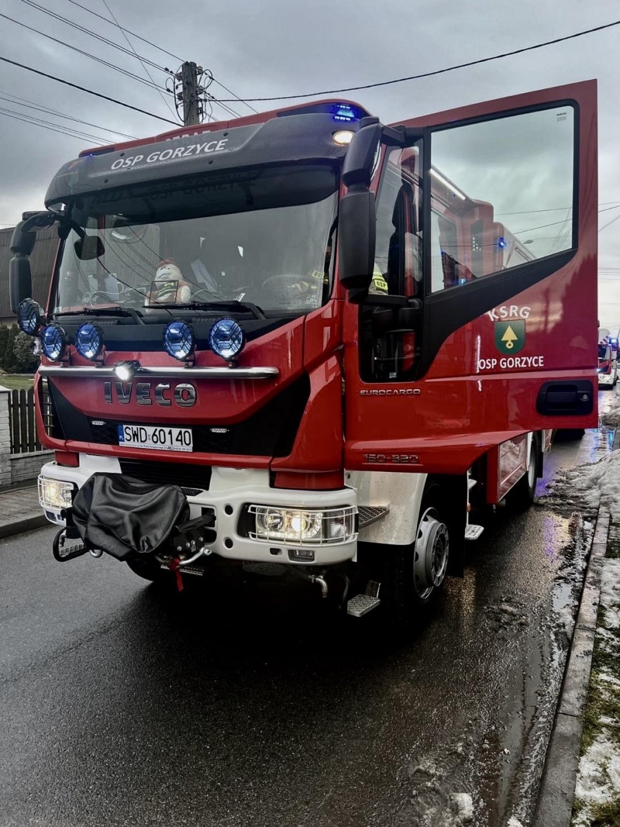 Zdjęcie w galerii na portalu naszwodzislaw.com: Włamanie, pożar i nielegalna uprawa w Gorzyczkach wiadomości z regionu