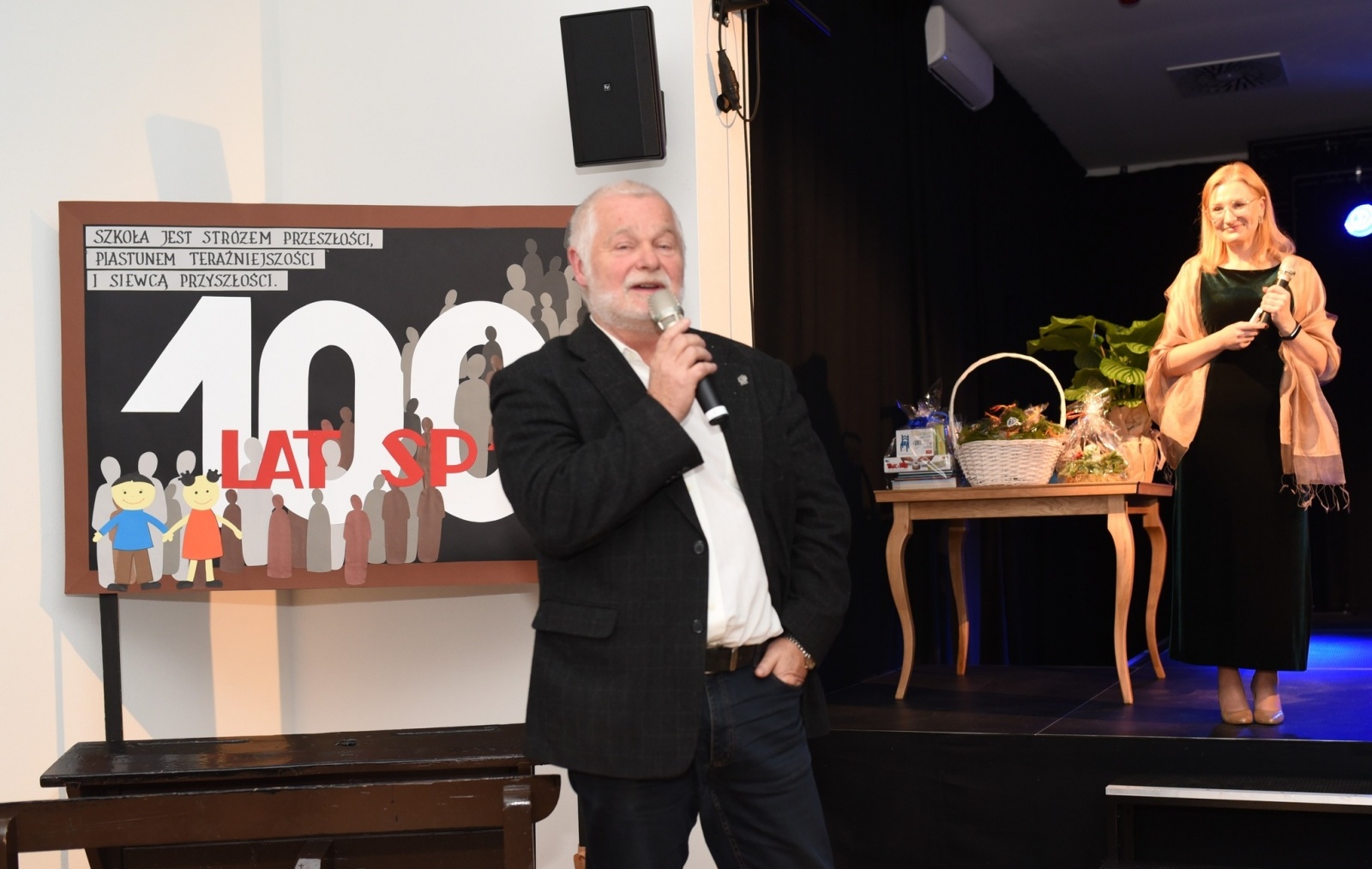 Zdjęcie w galerii na portalu naszwodzislaw.com: Jubileusz wodzisławskiej SP1 podsumowany [FOTO] wiadomości z regionu