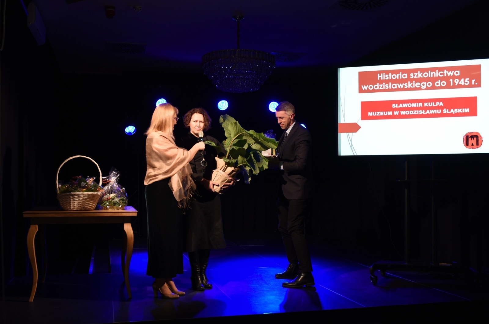 Zdjęcie w galerii na portalu naszwodzislaw.com: Jubileusz wodzisławskiej SP1 podsumowany [FOTO] wiadomości z regionu