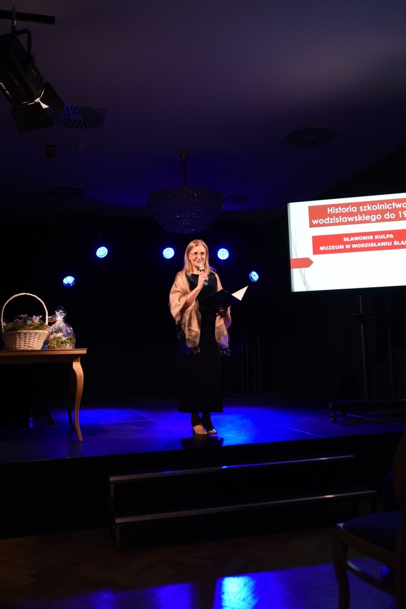 Zdjęcie w galerii na portalu naszwodzislaw.com: Jubileusz wodzisławskiej SP1 podsumowany [FOTO] wiadomości z regionu