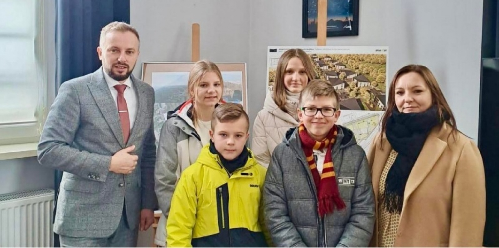 Zdjęcie w galerii na portalu naszwodzislaw.com: Rydułtowskie szkoły ze świąteczną wizytą w Urzędzie Miasta wiadomości z regionu