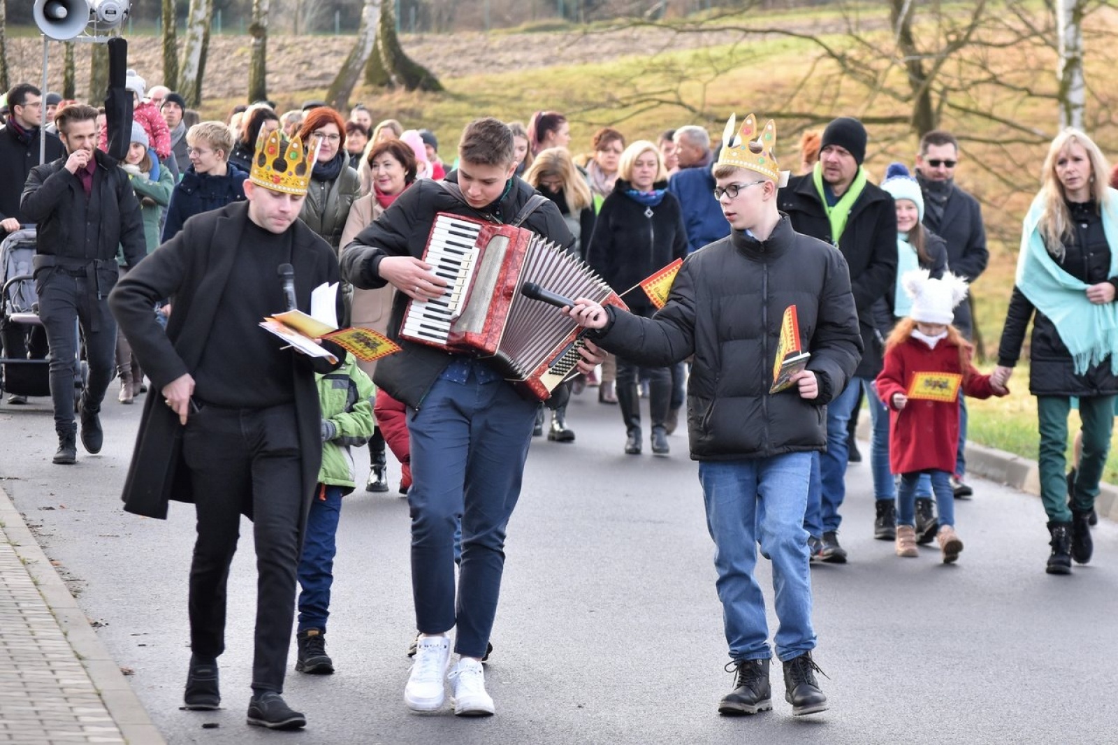 Zdjęcie w galerii na portalu naszwodzislaw.com: Orszak Trzech Króli w Skrbeńsku [FOTO] wiadomości z regionu
