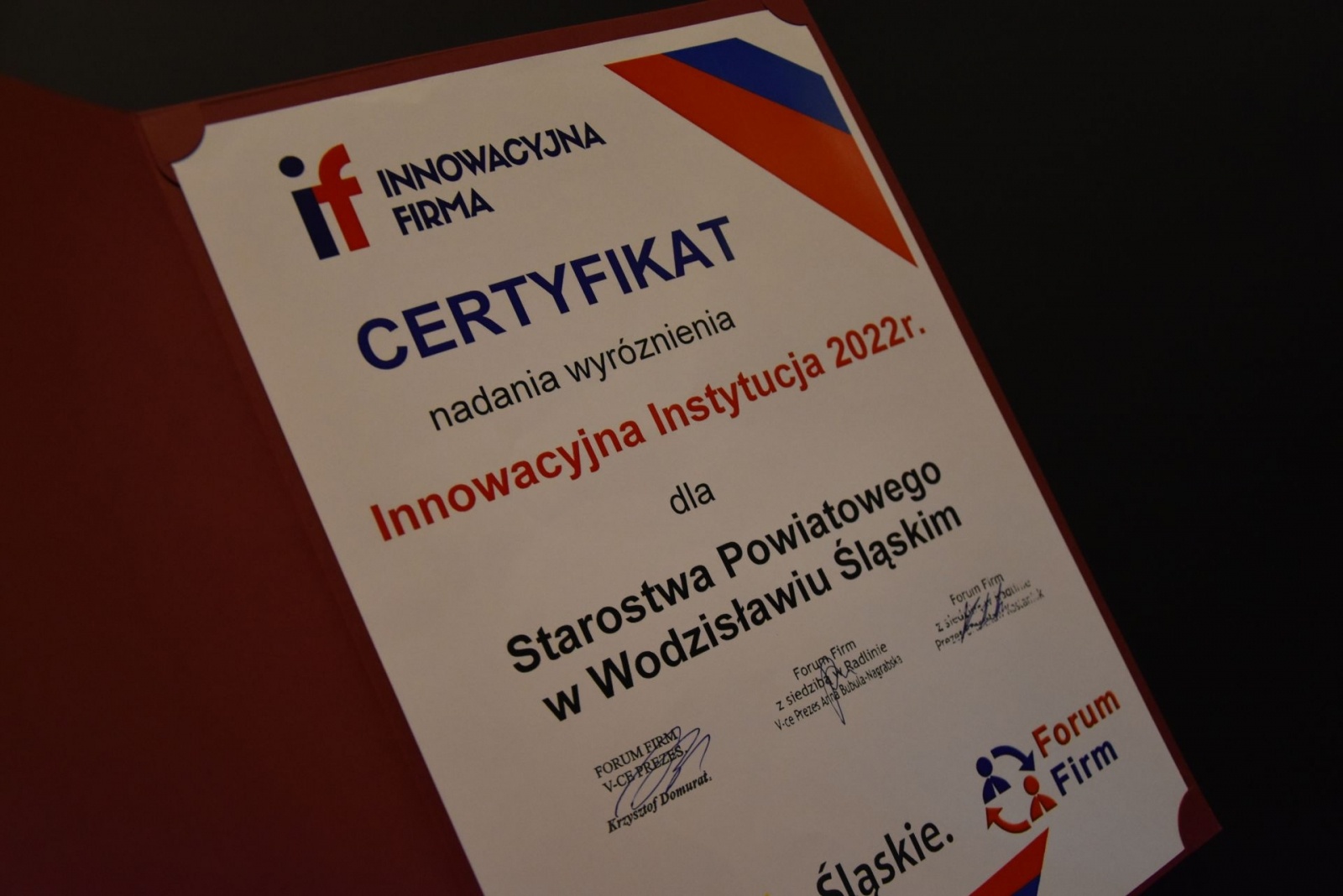 Zdjęcie w galerii na portalu naszwodzislaw.com: Wodzisławskie starostwo z tytułem Innowacyjna Instytucja 2022 wiadomości z regionu