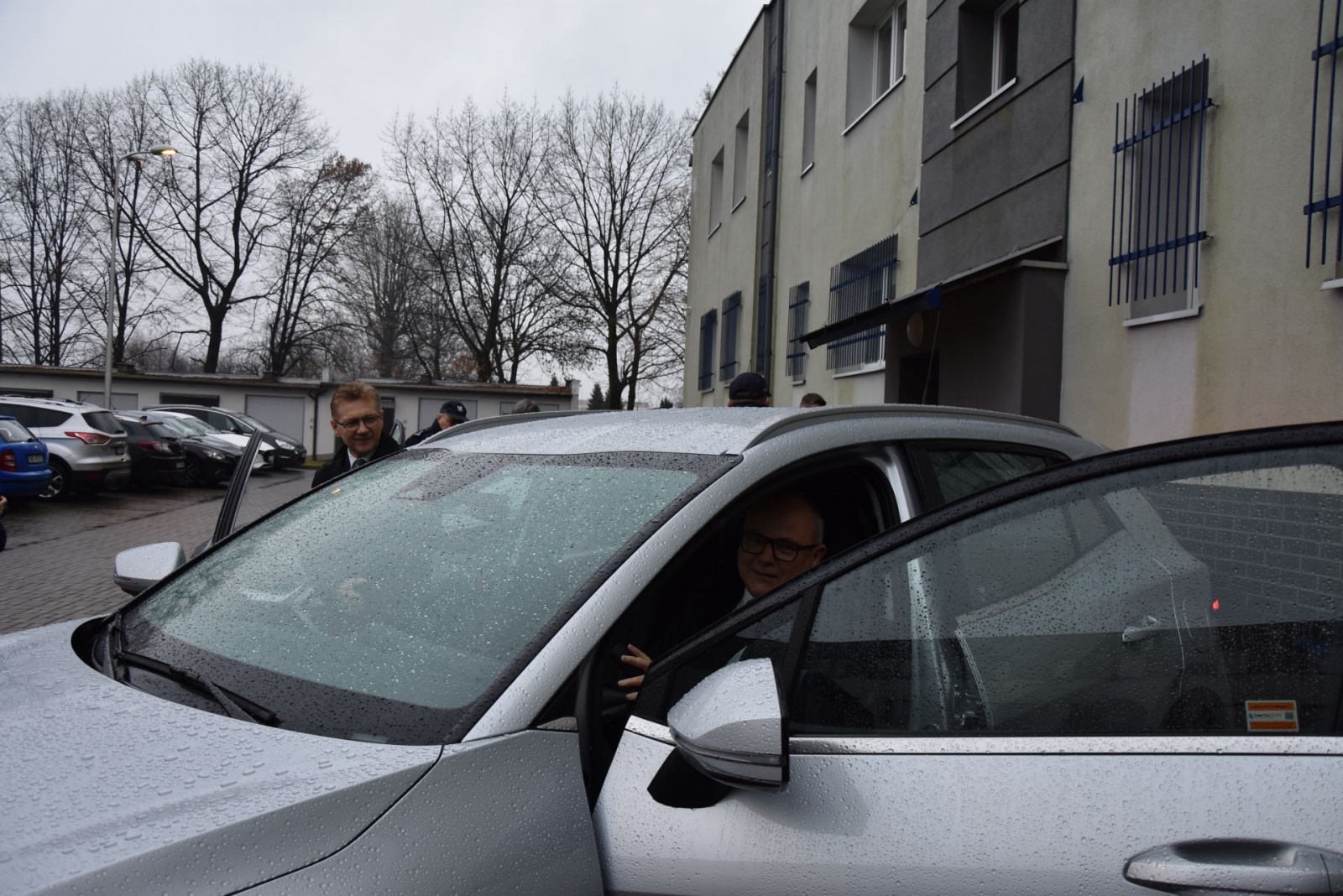 Zdjęcie w galerii na portalu naszwodzislaw.com: Dwa nowe samochody zasiliły flotę wodzisławskiej policji wiadomości z regionu