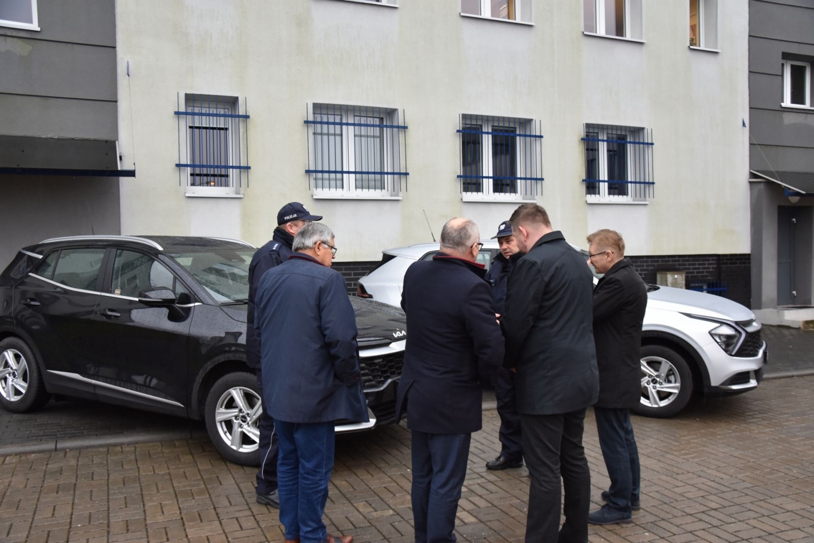 Zdjęcie w galerii na portalu naszwodzislaw.com: Dwa nowe samochody zasiliły flotę wodzisławskiej policji wiadomości z regionu