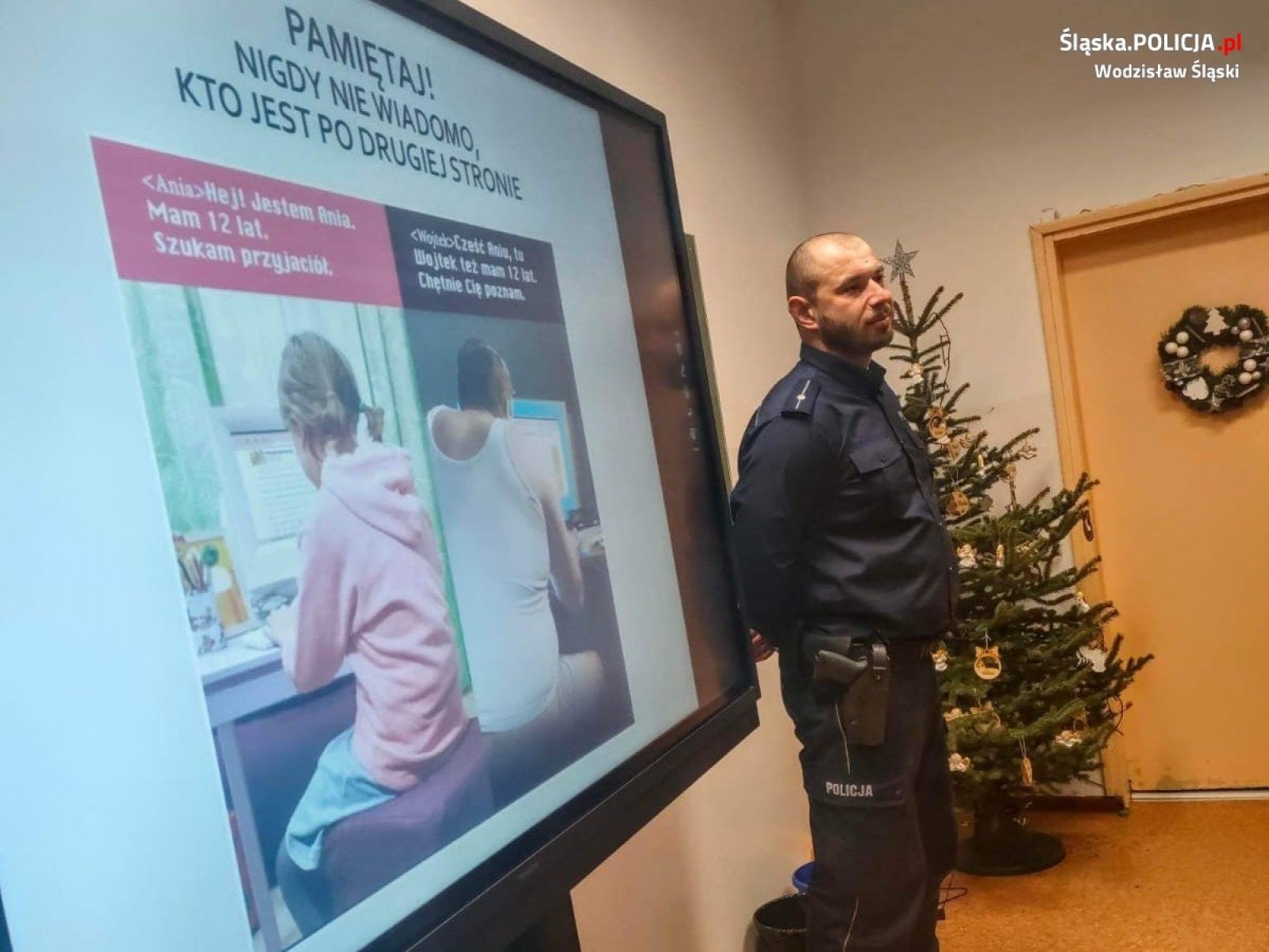 Zdjęcie w galerii na portalu naszwodzislaw.com: Policyjna pogadanka o problemie hejtu wiadomości z regionu