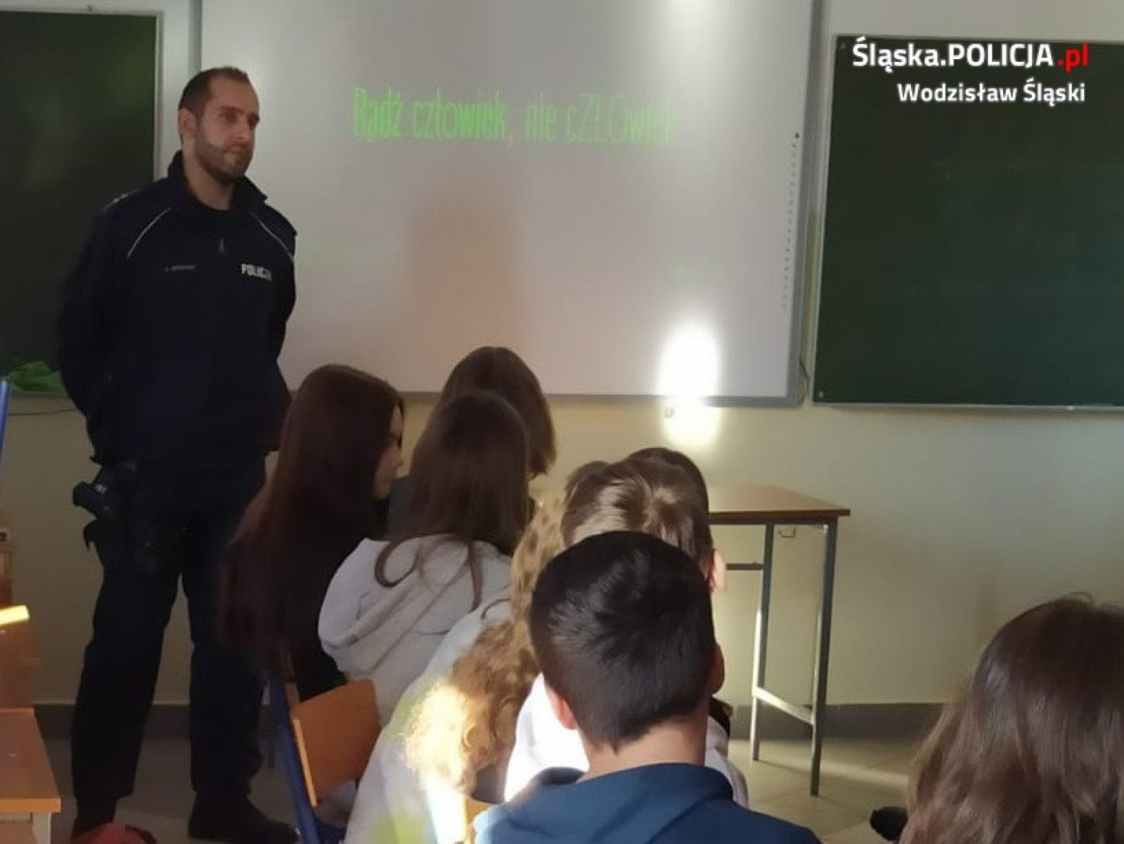 Zdjęcie w galerii na portalu naszwodzislaw.com: Policyjna pogadanka o problemie hejtu wiadomości z regionu