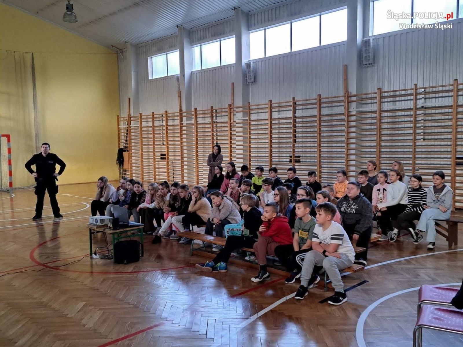 Zdjęcie w galerii na portalu naszwodzislaw.com: Jak zachować się w sytuacji kryzysowej? Uczniowie SP5 już wiedzą wiadomości z regionu