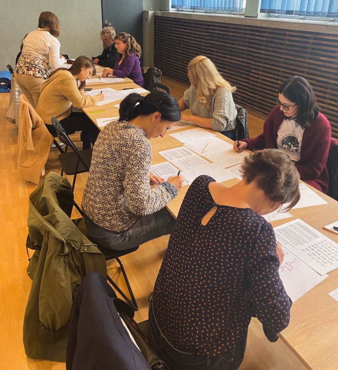 Zdjęcie w galerii na portalu naszwodzislaw.com: Kaligrafia z dobrym przekazem wiadomości z regionu