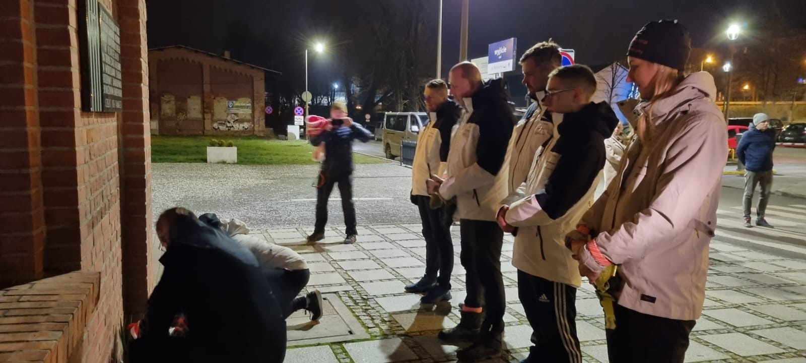 Zdjęcie w galerii na portalu naszwodzislaw.com: Maszerowali 15 godzin, by oddać hołd ofiarom Marszu Śmierci wiadomości z regionu