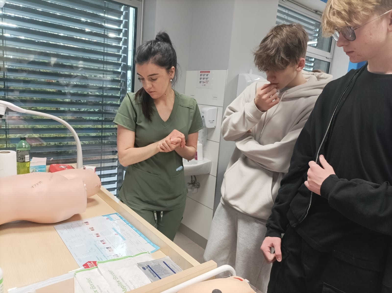 Zdjęcie w galerii na portalu naszwodzislaw.com: Uczniowie szkół średnich poznali MCSM w Raciborzu wiadomości z regionu