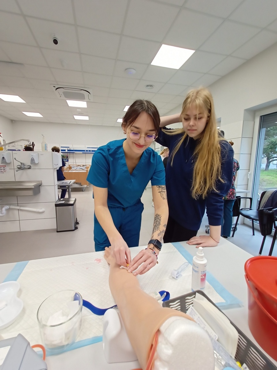 Zdjęcie w galerii na portalu naszwodzislaw.com: Uczniowie szkół średnich poznali MCSM w Raciborzu wiadomości z regionu