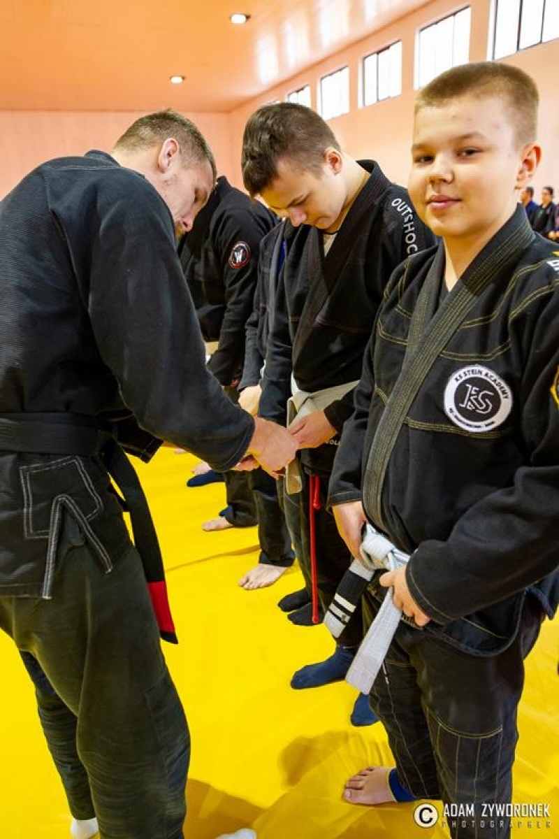 Zdjęcie w galerii na portalu naszwodzislaw.com: Krystian Stein promowany na czarny pas wiadomości z regionu