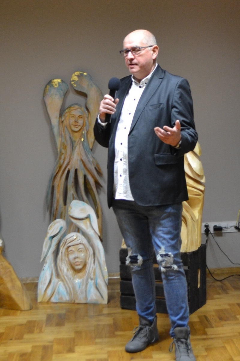 Zdjęcie w galerii na portalu naszwodzislaw.com: Wernisaż wystawy prac Bogumiły i Ireneusza Canibołów wiadomości z regionu