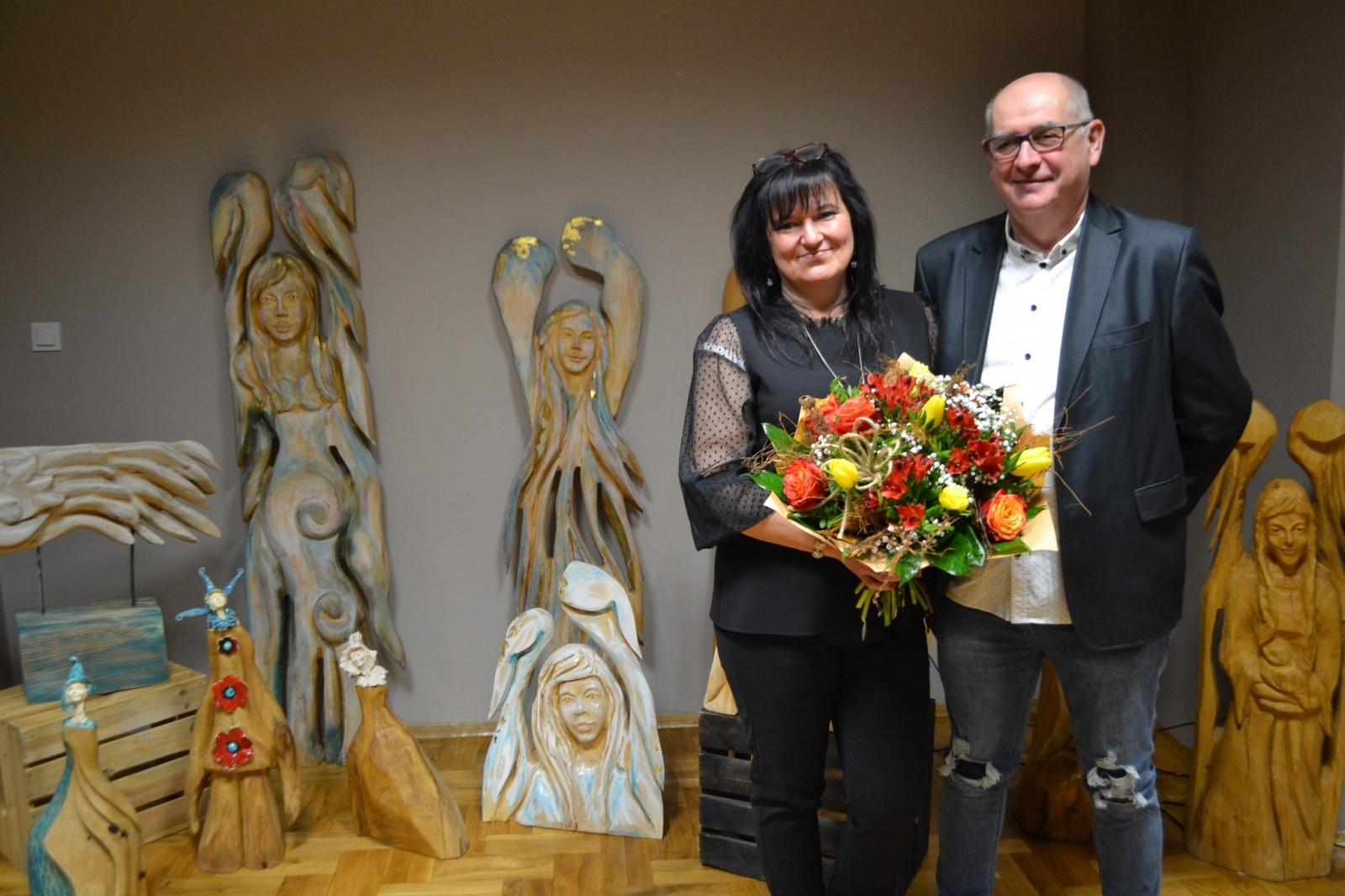 Zdjęcie w galerii na portalu naszwodzislaw.com: Wernisaż wystawy prac Bogumiły i Ireneusza Canibołów wiadomości z regionu