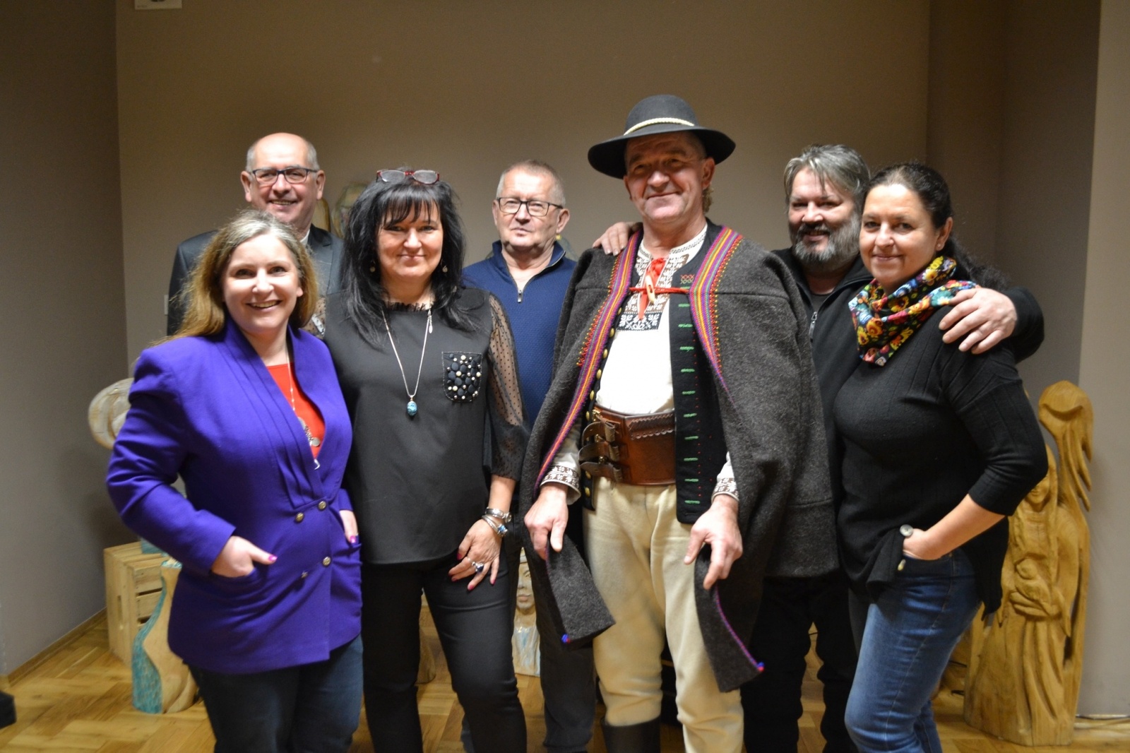 Zdjęcie w galerii na portalu naszwodzislaw.com: Wernisaż wystawy prac Bogumiły i Ireneusza Canibołów wiadomości z regionu