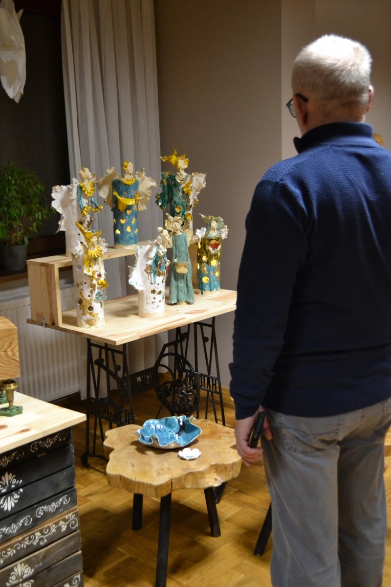 Zdjęcie w galerii na portalu naszwodzislaw.com: Wernisaż wystawy prac Bogumiły i Ireneusza Canibołów wiadomości z regionu