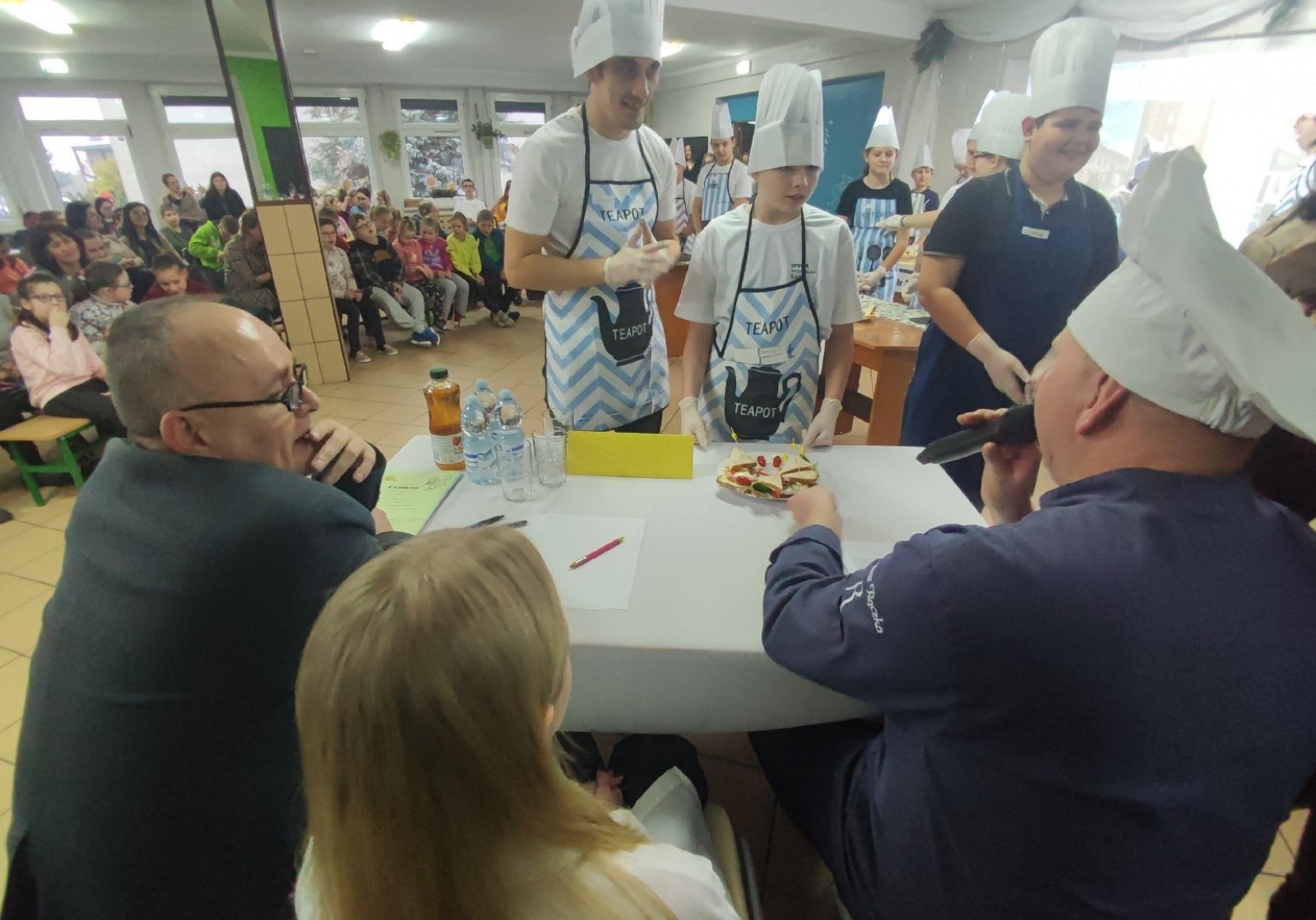 Zdjęcie w galerii na portalu naszwodzislaw.com: Kulinarne zmagania z Remigiuszem Rączką w ZPSWR wiadomości z regionu