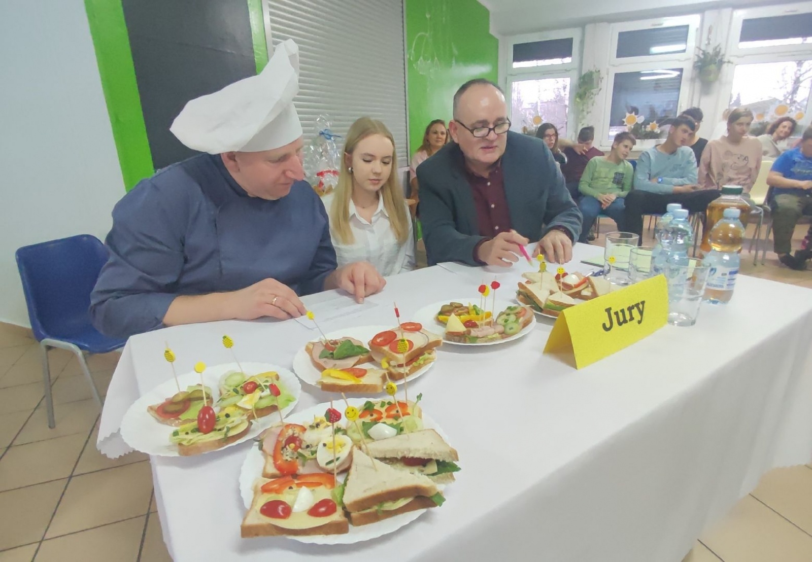 Zdjęcie w galerii na portalu naszwodzislaw.com: Kulinarne zmagania z Remigiuszem Rączką w ZPSWR wiadomości z regionu