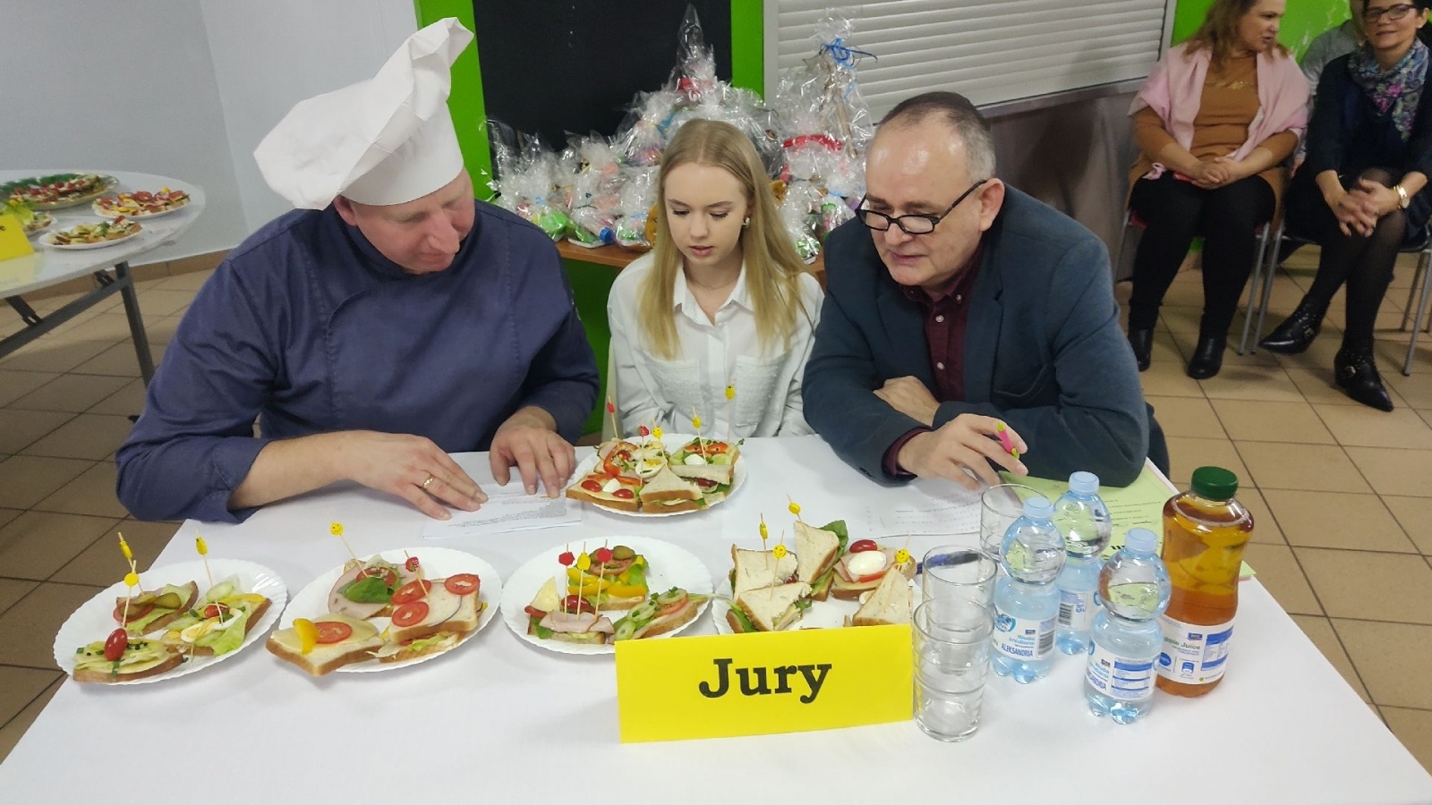 Zdjęcie w galerii na portalu naszwodzislaw.com: Kulinarne zmagania z Remigiuszem Rączką w ZPSWR wiadomości z regionu