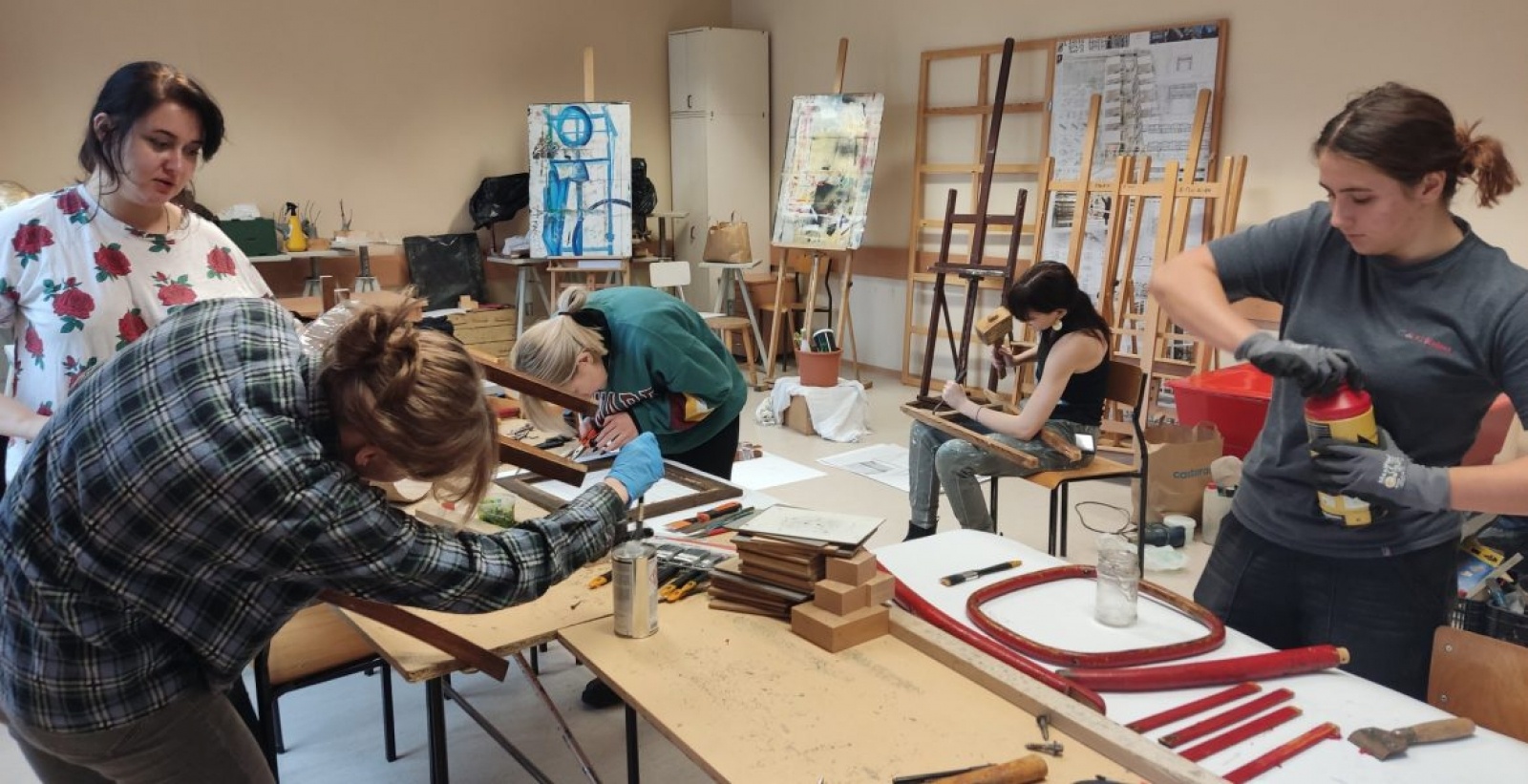 Zdjęcie w galerii na portalu naszwodzislaw.com: Warsztaty z meblarstwa w Instytucie Architektury ANS wiadomości z regionu